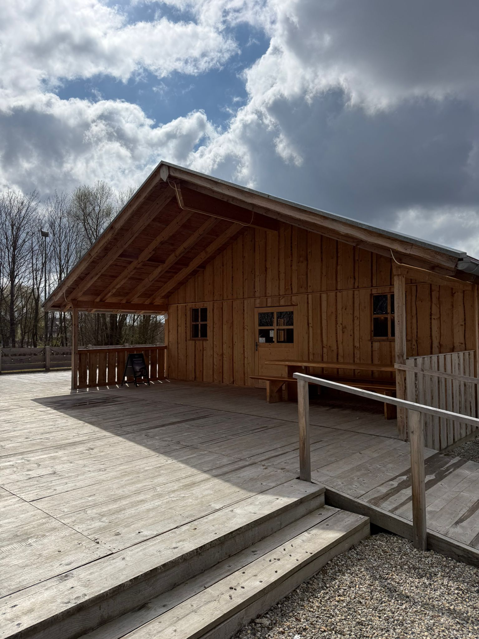 Außenansicht der Alm in Nordendorf